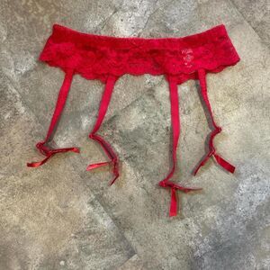 victoria’s secret vintage 1996 red lace garter with 4 stocking straps size large